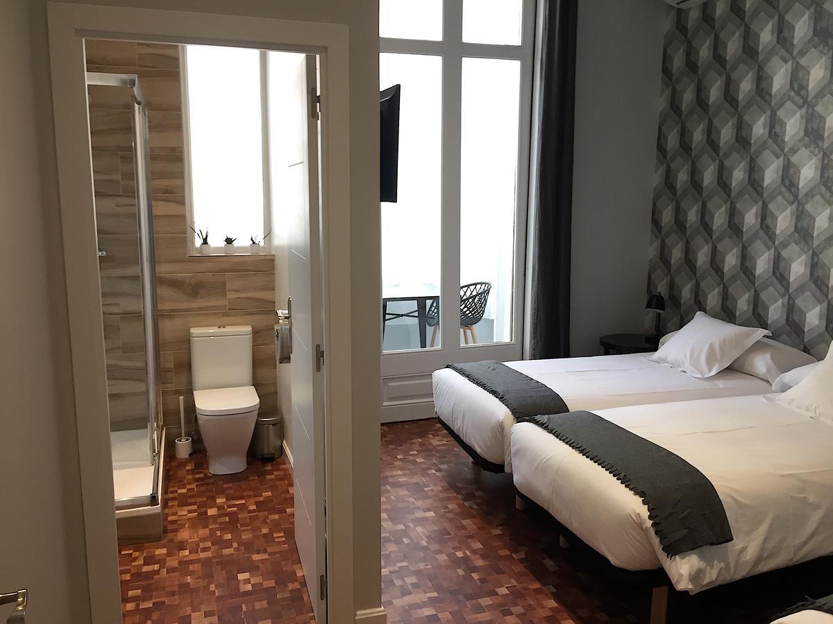 Dreibettzimmer mit eigenem Bad